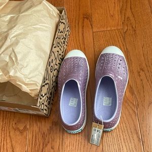 Brand new in box Jefferson bling native shoes size 5